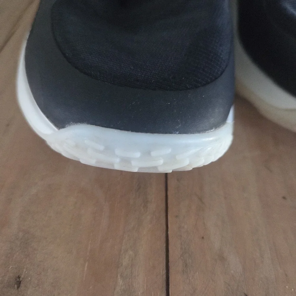 Lululemon Women's Strongfeel Training Walking Jogging Shoes - Black Size 8.5